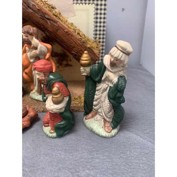 Vintage Cobble Creek Nativity Scene Figurine Set with Stable - Picture 3 of 16